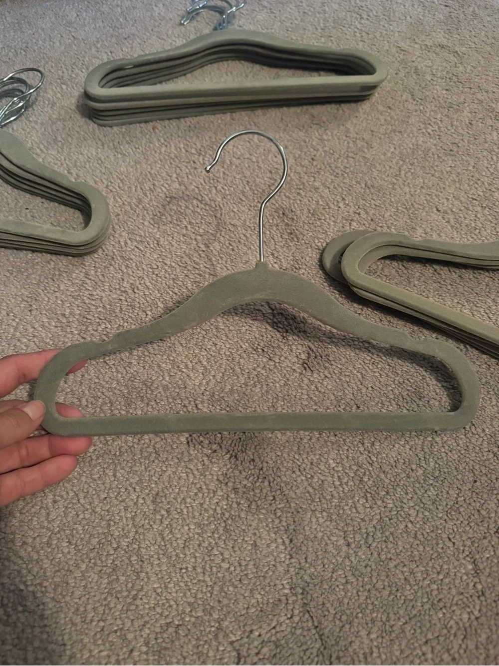 Non-Slip Velvet TODDLER Hangers – grey